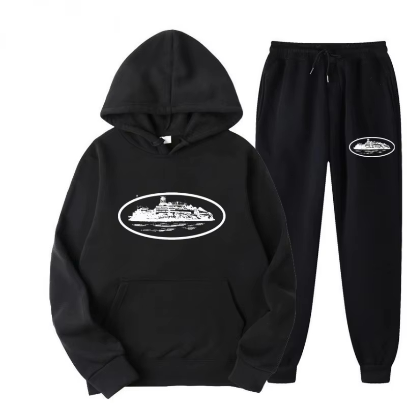Fleece Hoodie Lined - طقم هودي وسويت شيرت مطبوع بتصميم