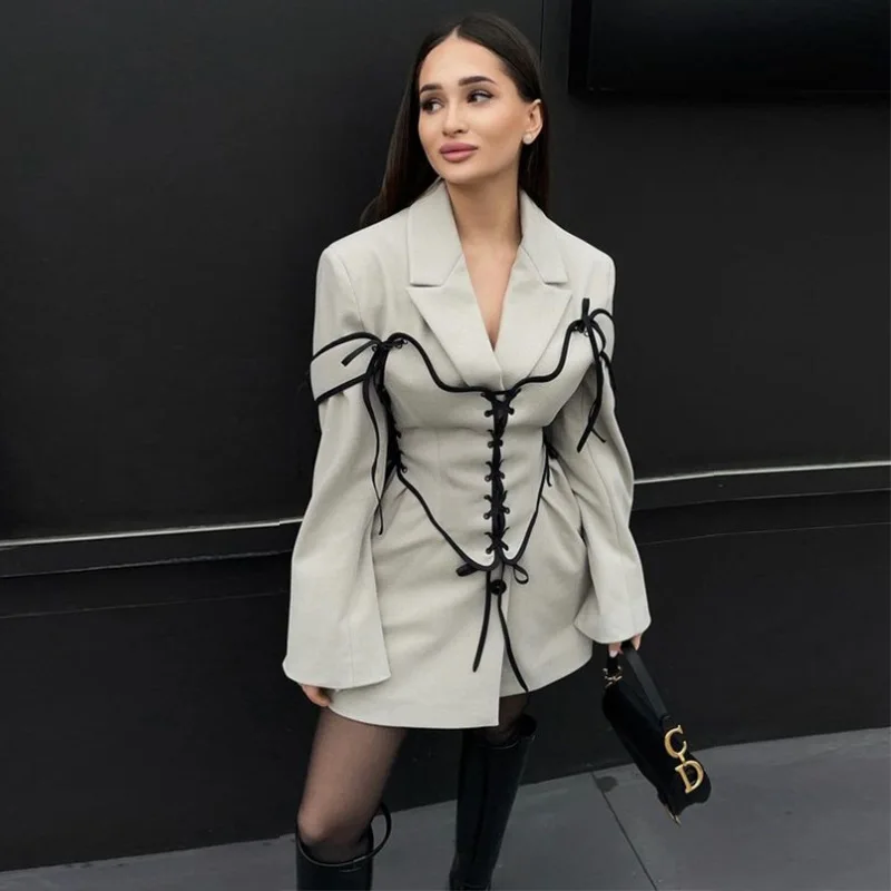 Winter Clothing Line - طقم فستان بمعطف وممشد متوسط الطول