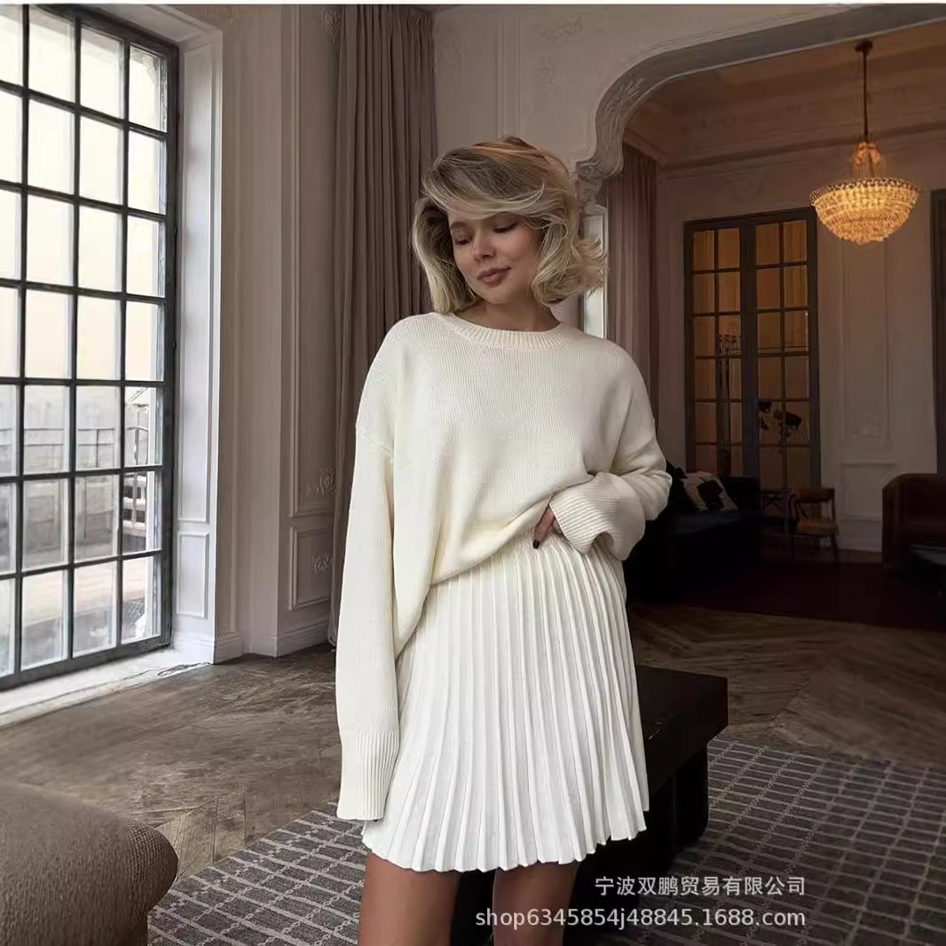 Winter Clothing Line - الخريف بلون سترة ذات عنق دائرى