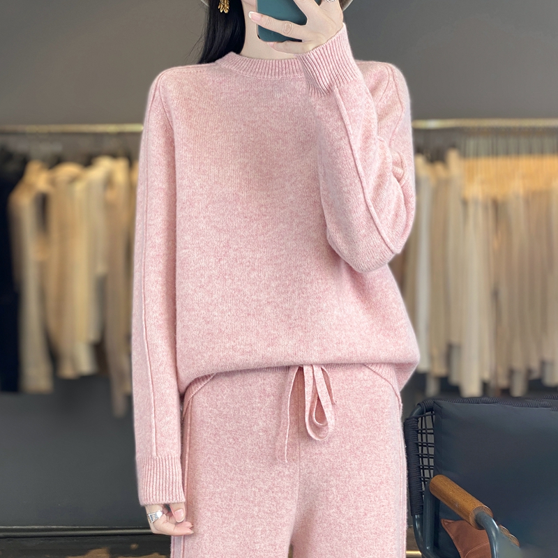 Winter Clothing Line - طقم ملابس نسائية من قطعتين 100%